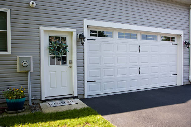 24/7 Emergency Garage Door Panel Replacement experts in Osborne, KS